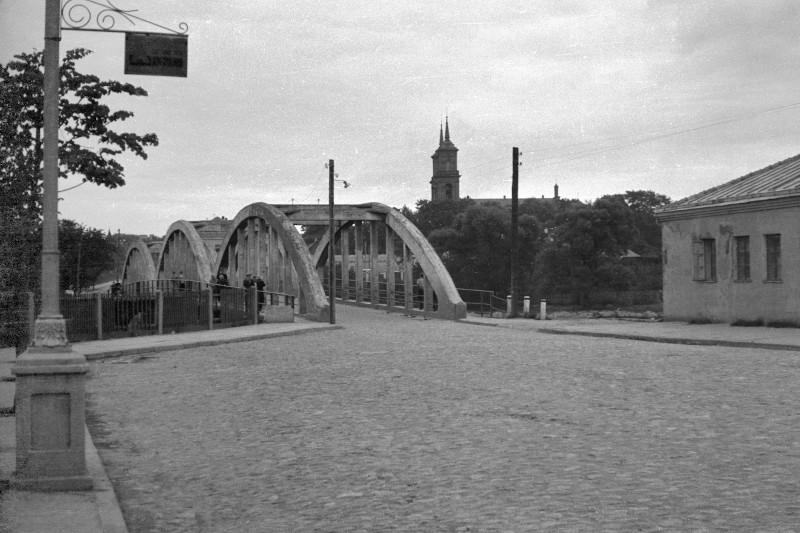 Panevėžys, senasis tiltas su gelžbėtoninėmis arkomis.