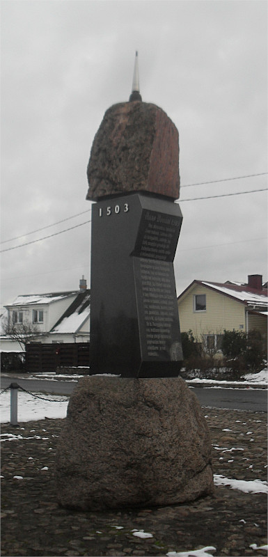 Panevėžys, paminklas Sienamiesčio ir Venslaviškio gatvių sankryžoje